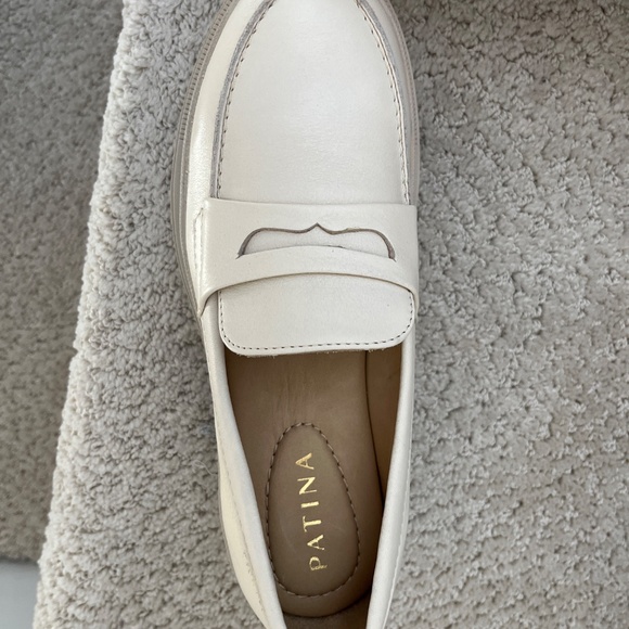 Patina Zoe chunky lug sole loafer - Picture 4 of 10